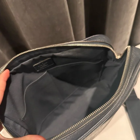 Louis Vuitton Alex Messenger PM Tiaga Leather - Picture 12 of 12